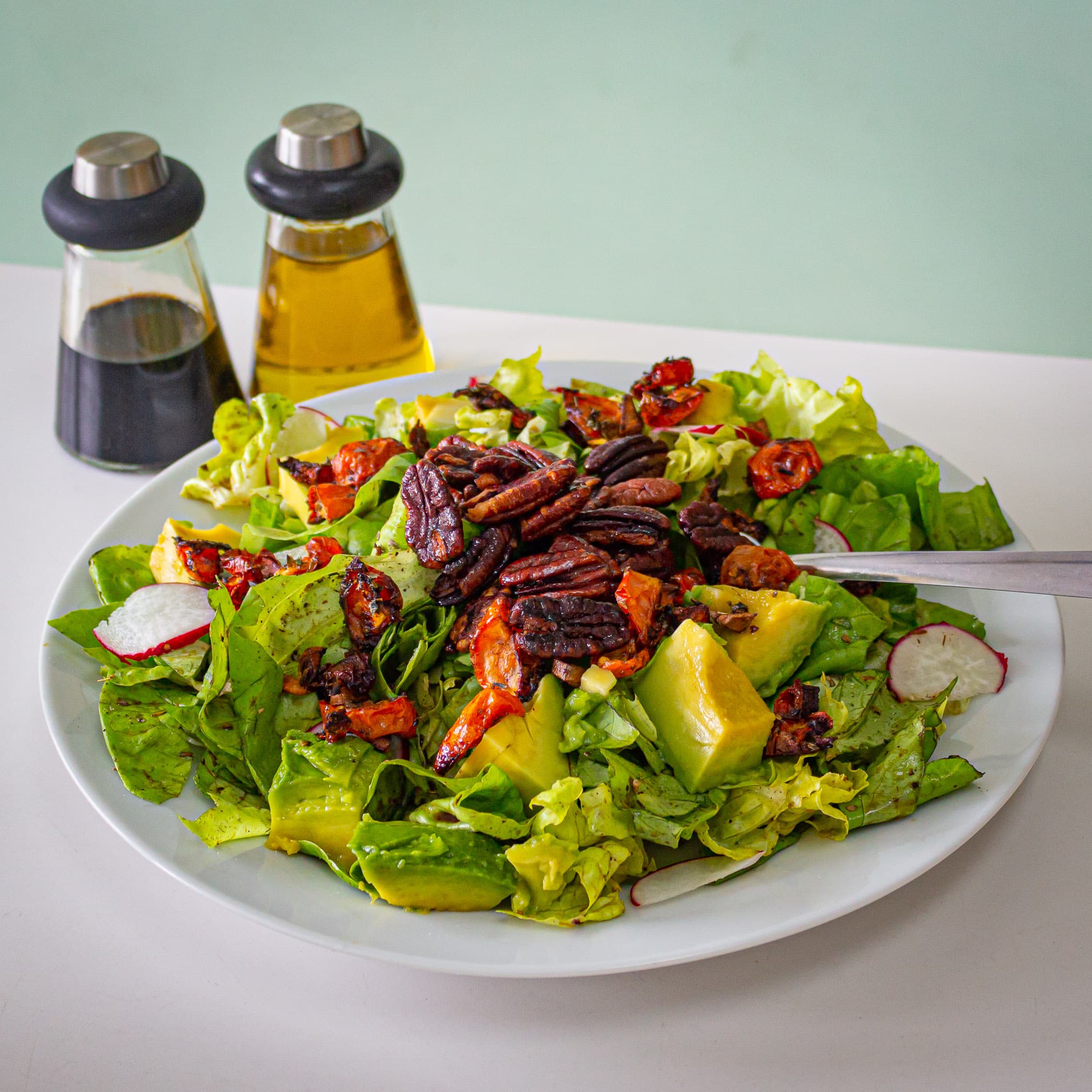 Avocado pecan salad plate with non-starchy vegetables